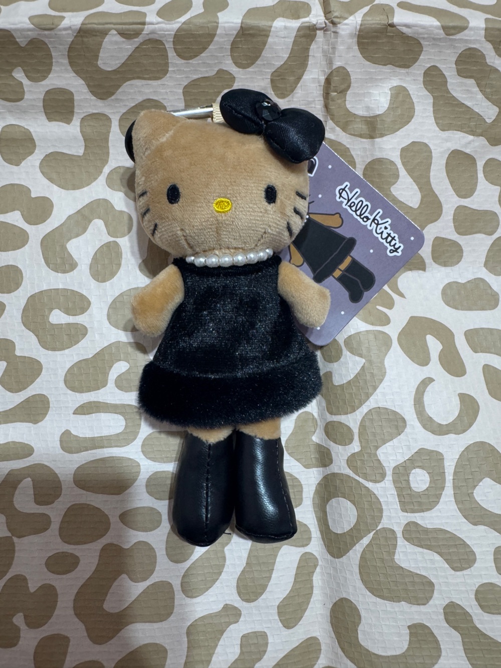 Hello Kitty Black and Beige Plush with Pearl Necklace Bag Charm Keychain